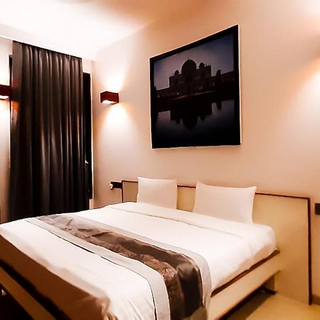 Hotel Mayur Express Sangamner Екстериор снимка