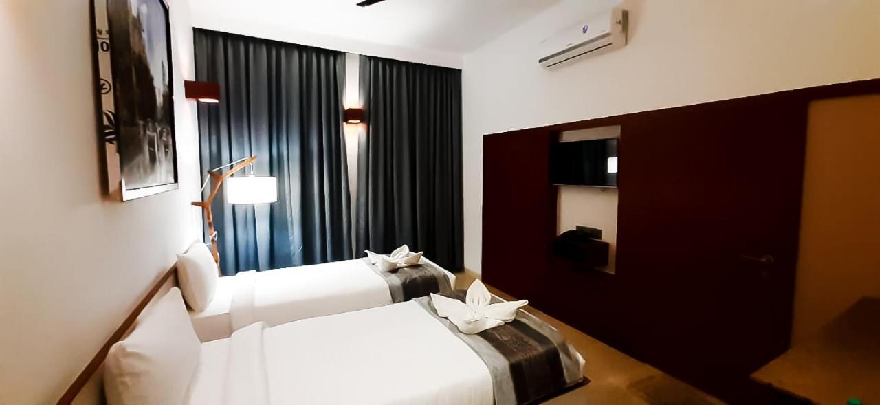 Hotel Mayur Express Sangamner Екстериор снимка